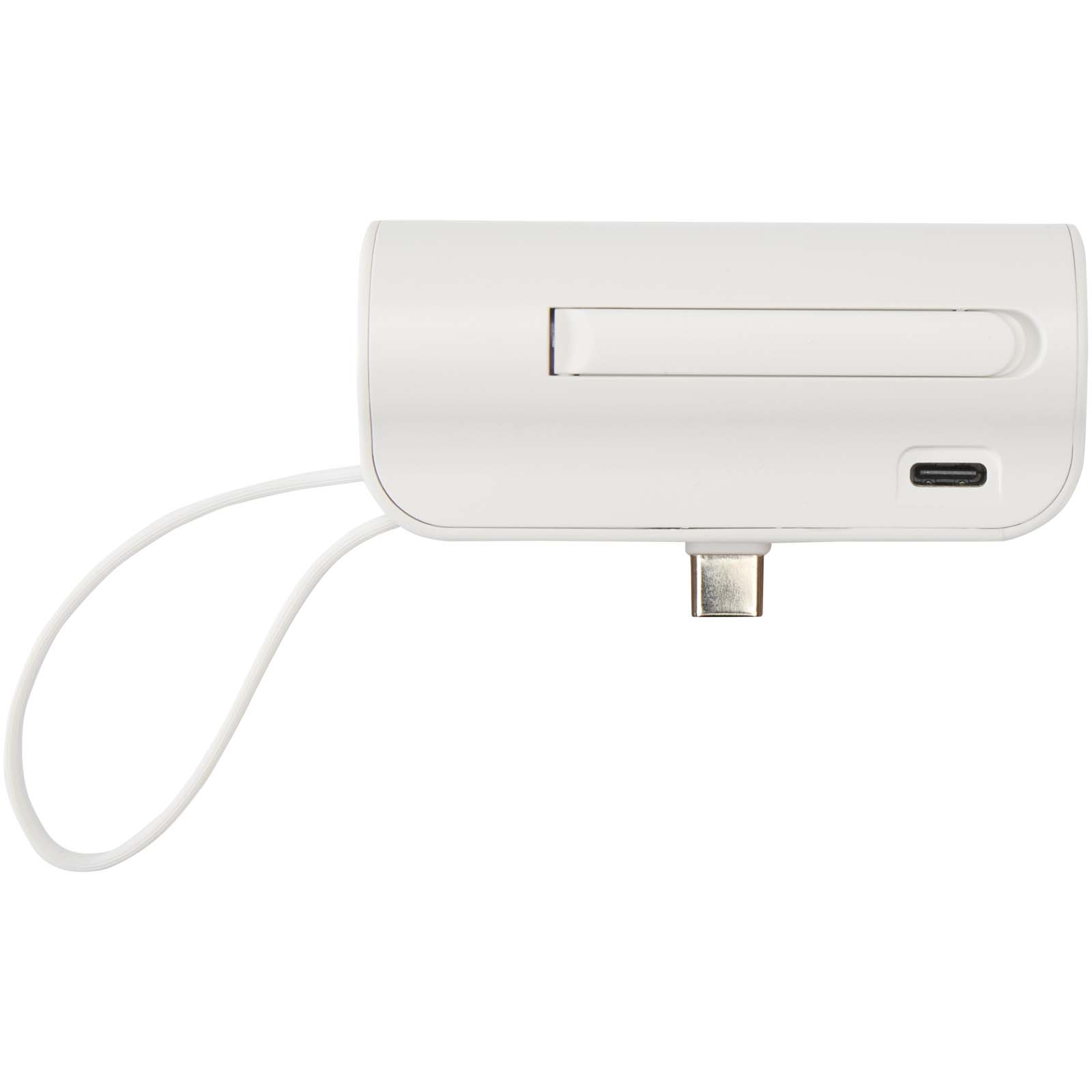 Alnair 10 W 5000 mAh Typ C Powerbank aus recyceltem Kunststoff mit integriertem Klappständer und 2 in 1 Kabel weiss