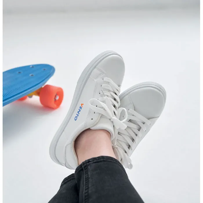 Sneakers aus PU 46