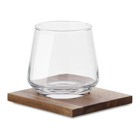 Glas mit Untersetzer