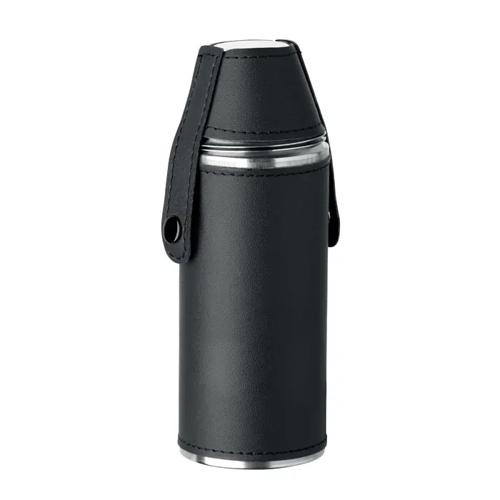 Flasche mit Schnapsbechern