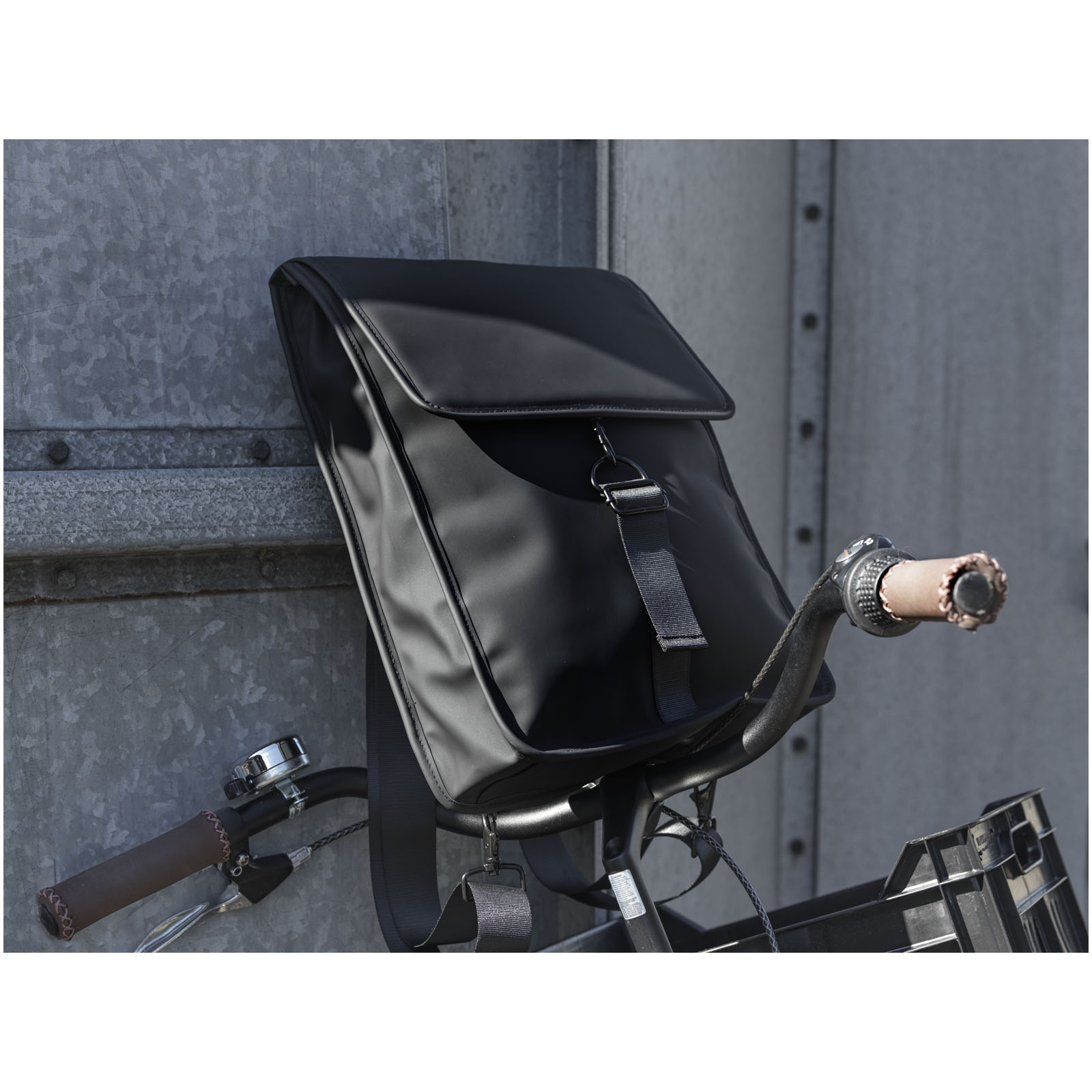 Turner GRS recycelter Rucksack 8L schwarz