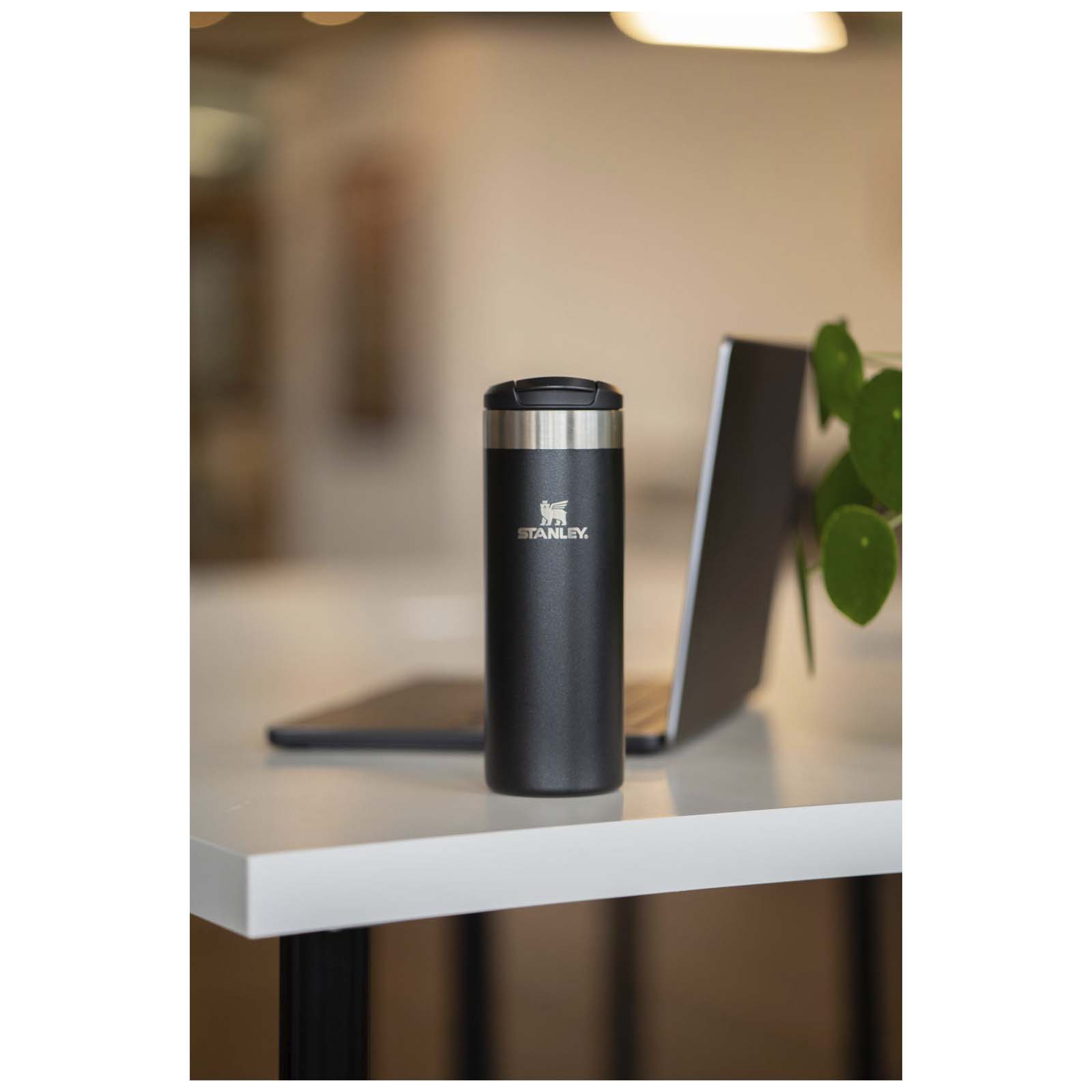 Stanley 470 ml AeroLight™ Transit Thermobecher hellrosa