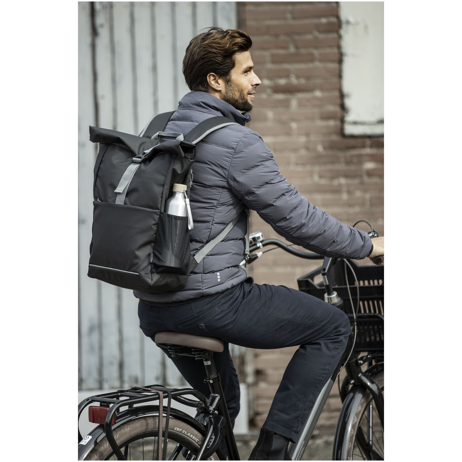 Aqua 15" wasserabweisende Fahrradtasche aus GRS Recyclingmaterial 20 L schwarz