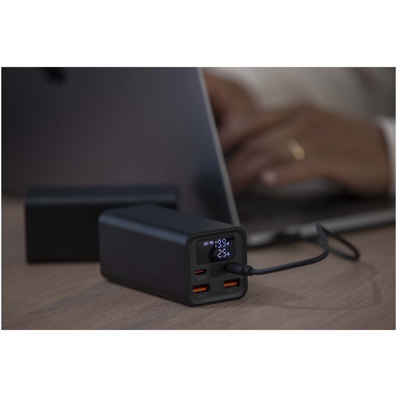 Acamar 70 W 20.000 mAh Laptop Powerbank aus recyceltem Aluminium schwarz