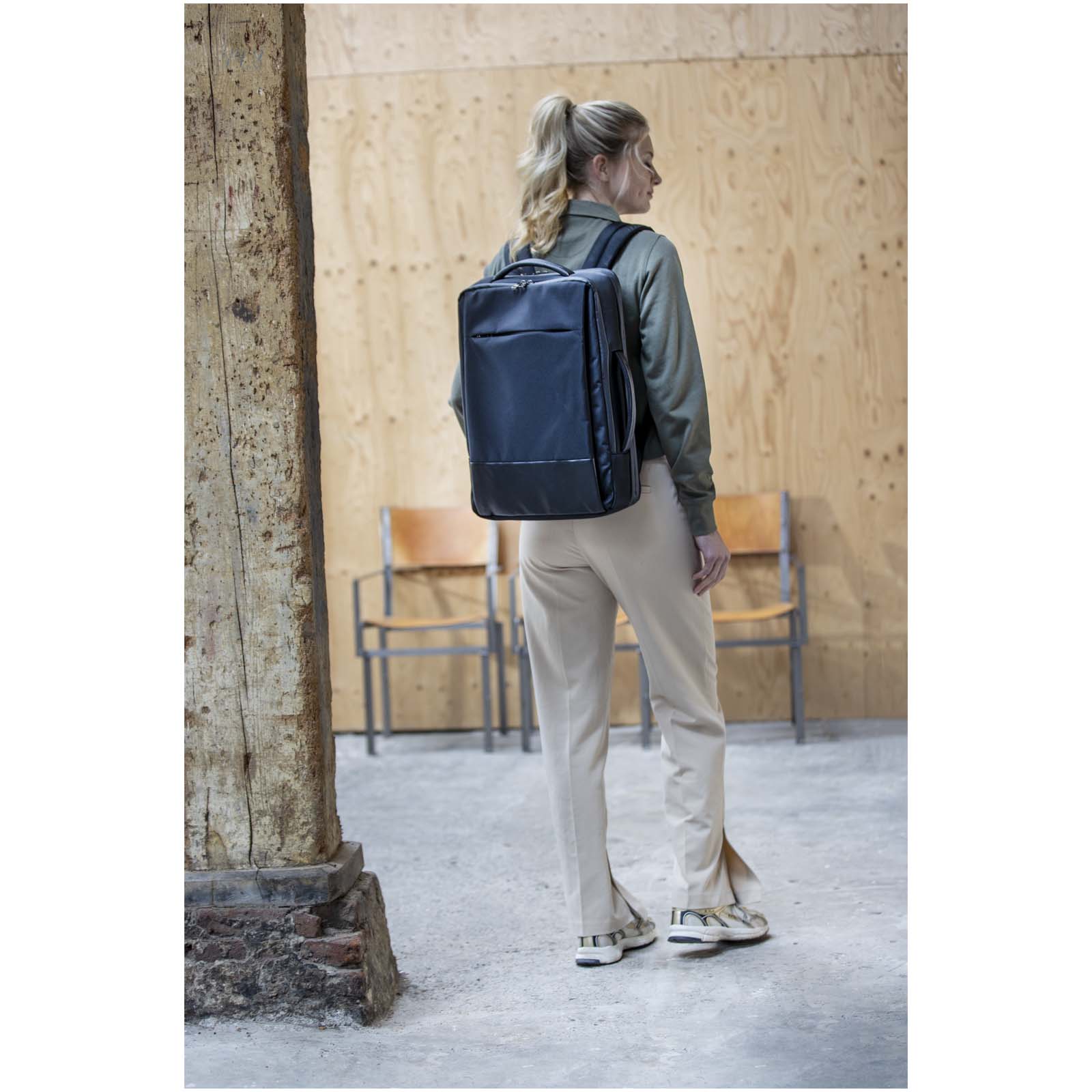 Expedition Pro 35L, 17" GRS recycelter erweiterbarer Laptop-Rucksack schwarz