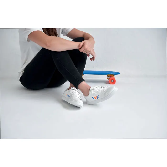 Sneakers aus PU 47