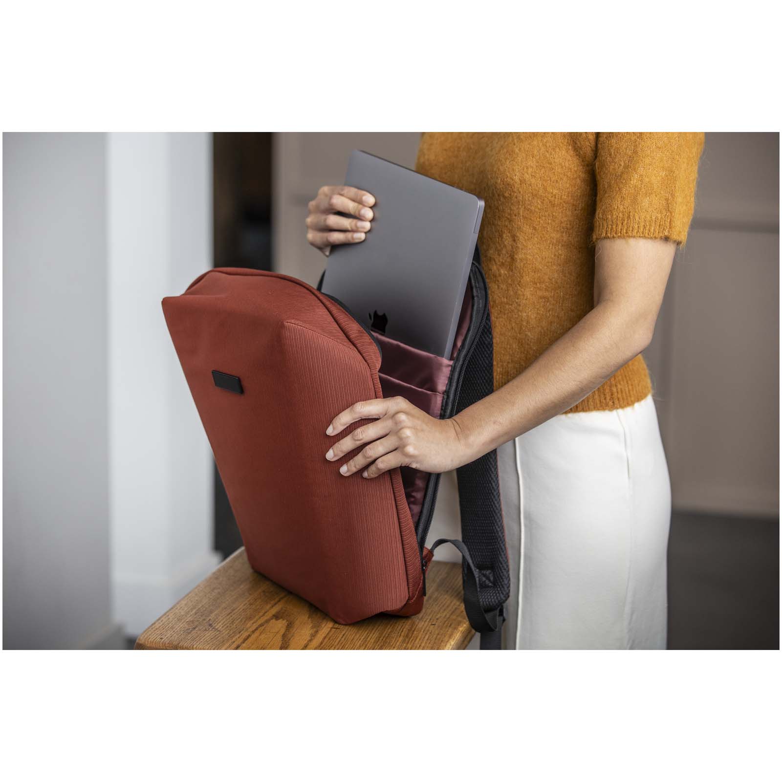 Luma 15" GRS Laptop-Rucksack aus recyceltem Material mit Diebstahlschutz 10L