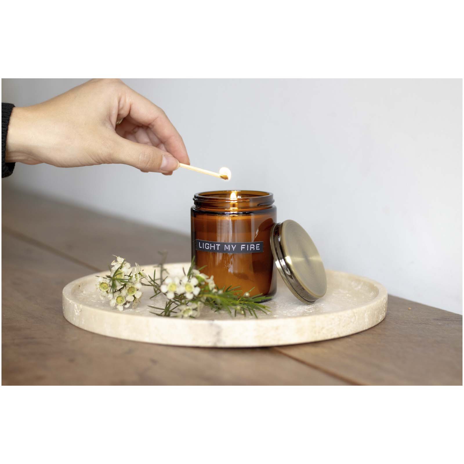 Wellmark Medium Zedernholz Duftkerze amber heather