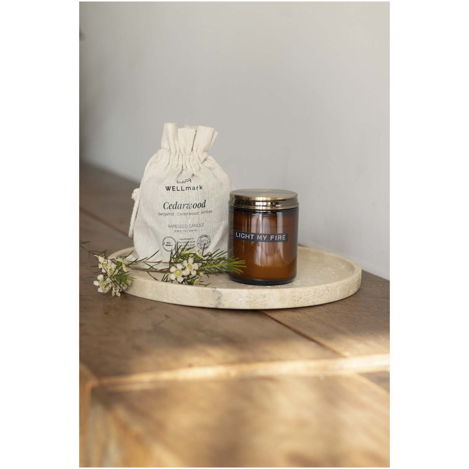 Wellmark Medium Zedernholz Duftkerze amber heather