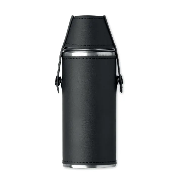 Flasche mit Schnapsbechern