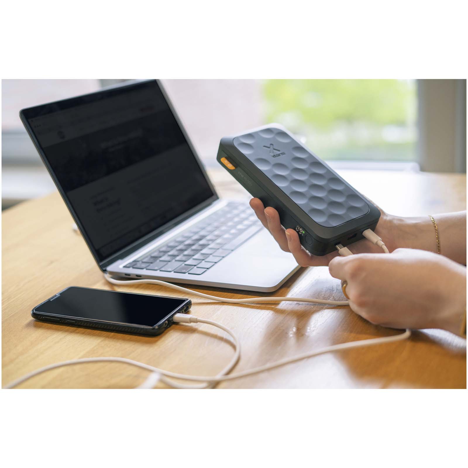 Xtorm FS5451 Fuel-Serie 45.000 mAh 67 W Powerbank mitternachtsschwarz