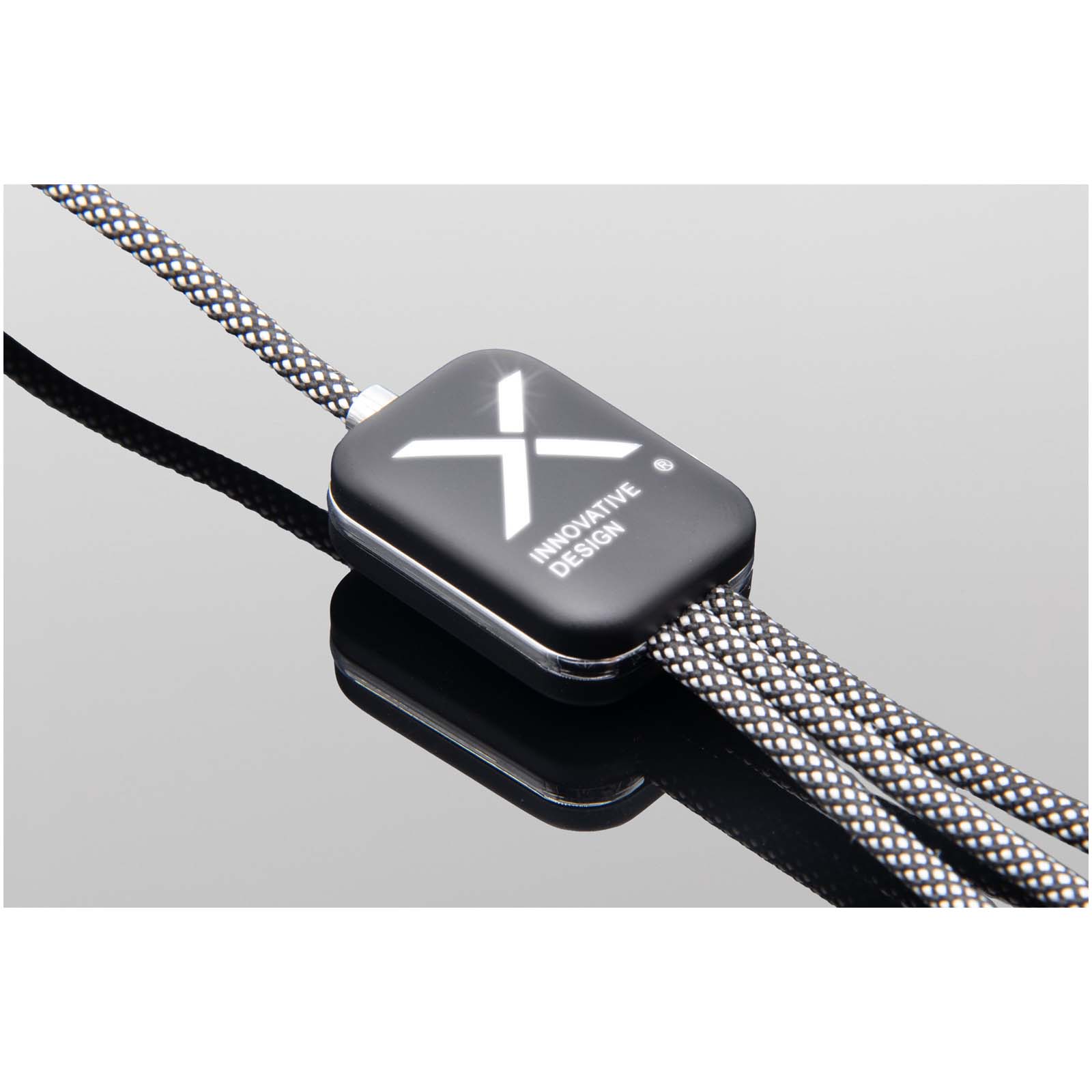 SCX.design C33 60W Typ C Ladekabel mit doppeltem Leuchtlogo heather schwarz